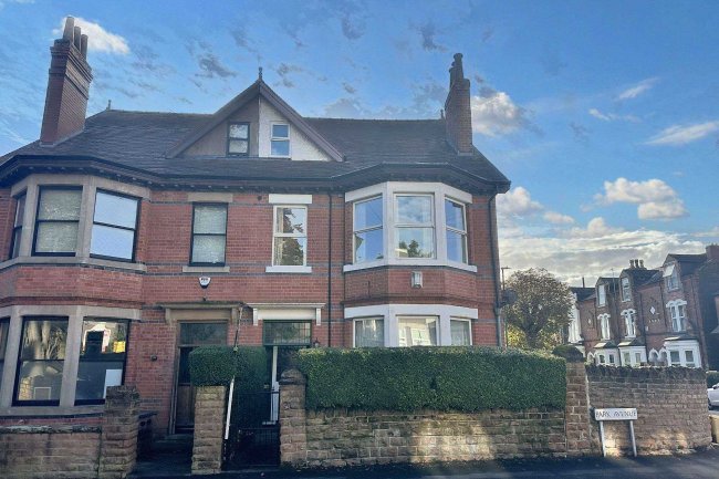 17 Park Avenue, Nottingham, NG3 4JS 9