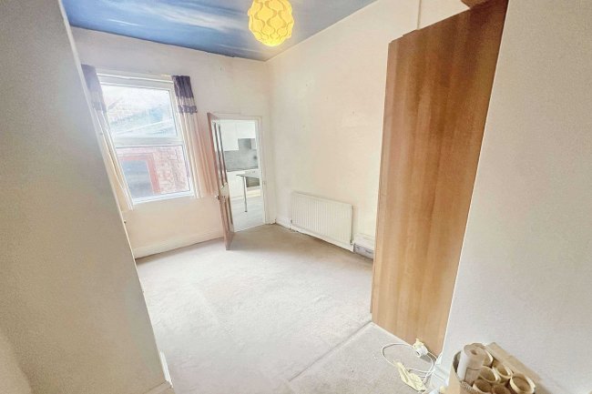 17 Park Avenue, Nottingham, NG3 4JS 9