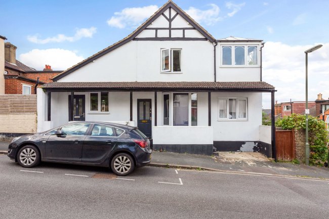 3 Genyn Road, Guildford, Surrey GU2 7NS 10