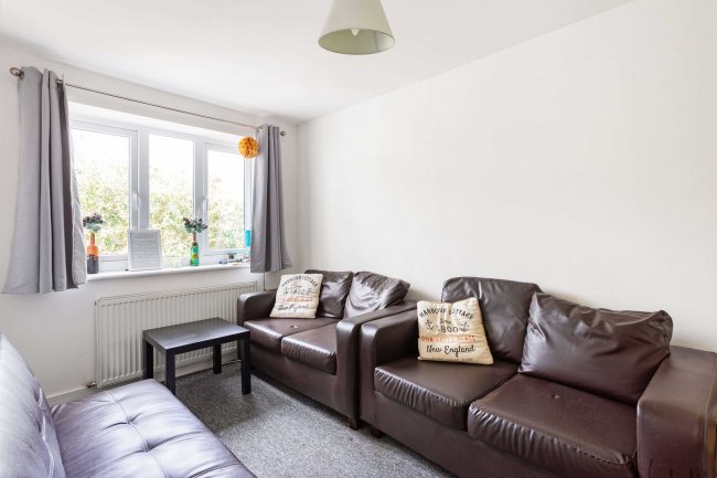 3 Genyn Road, Guildford, Surrey GU2 7NS 10