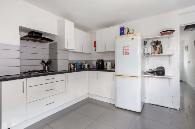 3 Genyn Road, Guildford, Surrey GU2 7NS 10