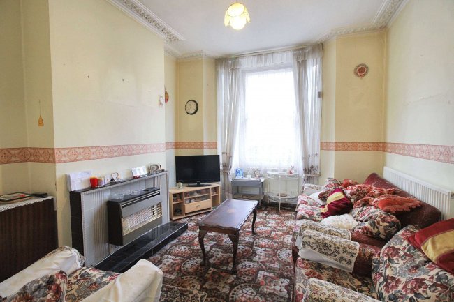 104 St Georges Road, Leyton, E10 5RQ 4