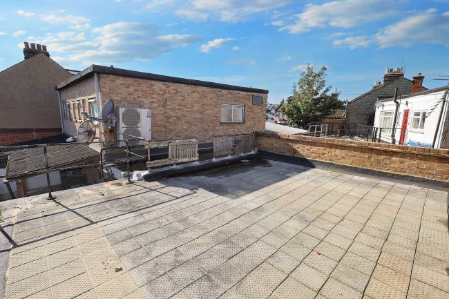 First floor flat, 102A Lancaster Road, Enfield, London EN2 0JN 5