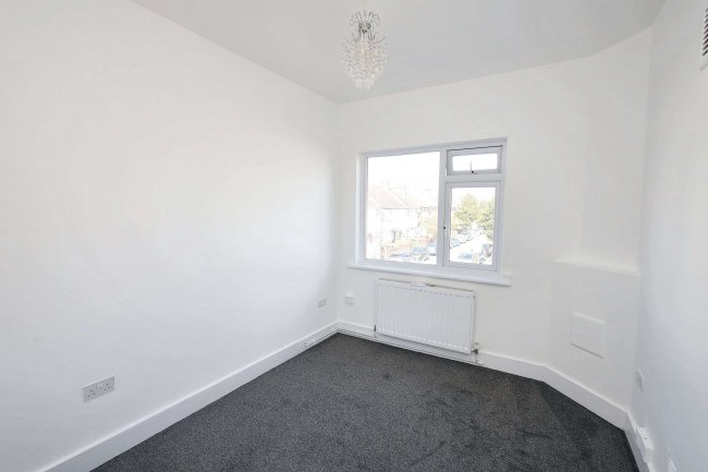 First floor flat, 102A Lancaster Road, Enfield, London EN2 0JN 5