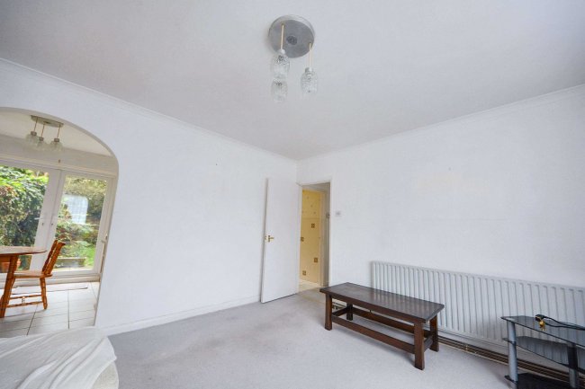 39 Heronslea, Watford, Hertfordshire, WD25 9PN 4