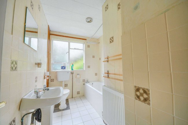 39 Heronslea, Watford, Hertfordshire, WD25 9PN 4