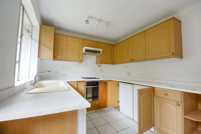 39 Heronslea, Watford, Hertfordshire, WD25 9PN 4