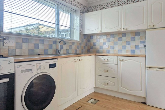 22 Speedwell Avenue, Chatham, Kent, ME5 0SA 7