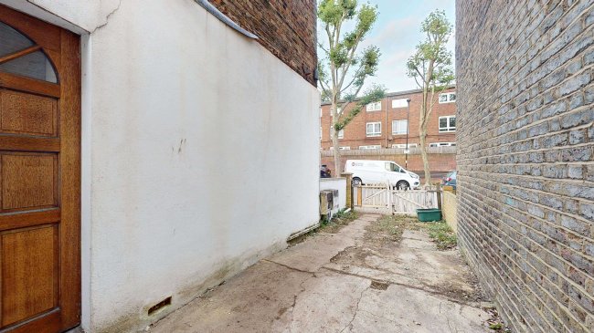 37b Mulkern Road, Archway, London, N19 3HQ 6
