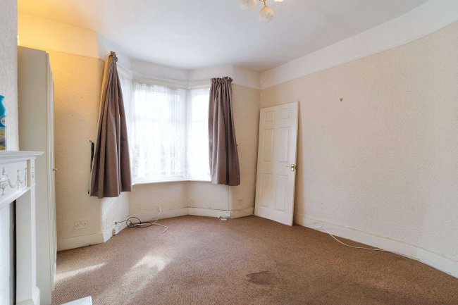 43 Ling Road, Canning Town, London, E16 4AP 8