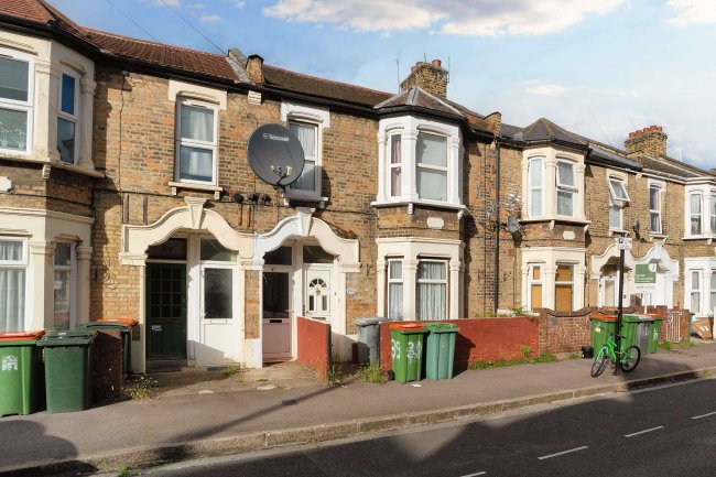 43 Ling Road, Canning Town, London, E16 4AP 8