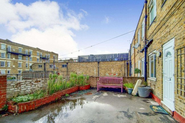 452 Bethnal Green Road, London E2 0EA 1