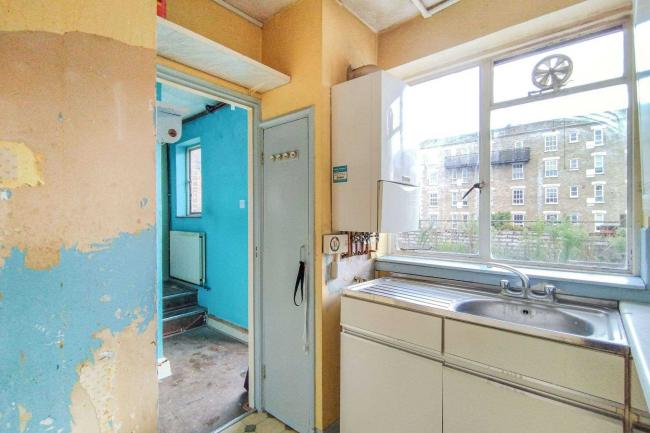 452 Bethnal Green Road, London E2 0EA 1