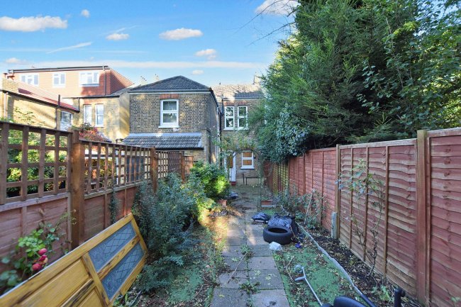 2A Thurlby Road, West Norwood, London  SE27 0RL 3