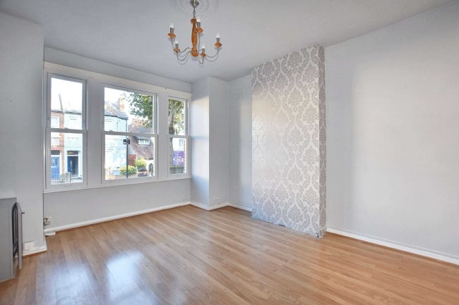 2A Thurlby Road, West Norwood, London  SE27 0RL 3