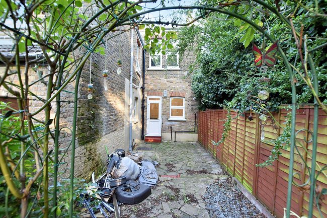 2A Thurlby Road, West Norwood, London  SE27 0RL 3