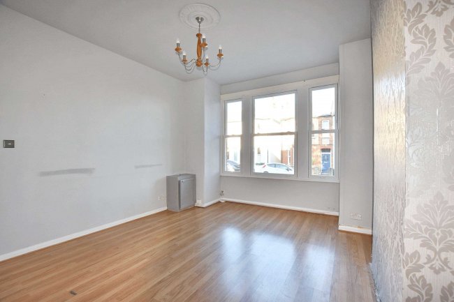 2A Thurlby Road, West Norwood, London  SE27 0RL 3