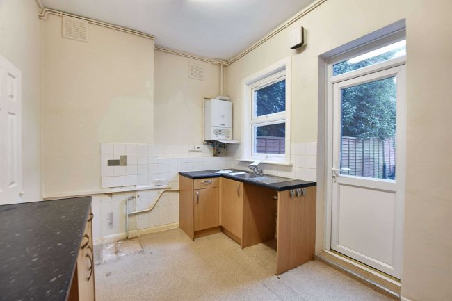 2A Thurlby Road, West Norwood, London  SE27 0RL 3