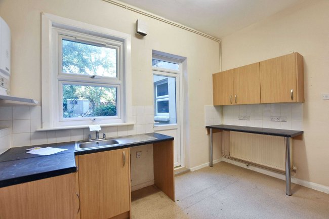 2A Thurlby Road, West Norwood, London  SE27 0RL 3