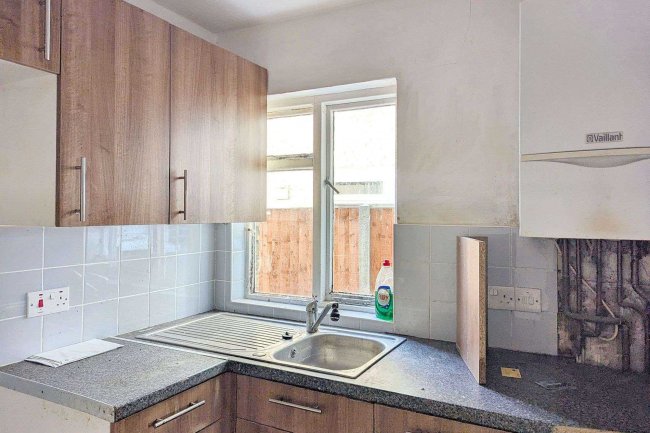 4A Swanage Road, Wandsworth, London SW18 2DY 5