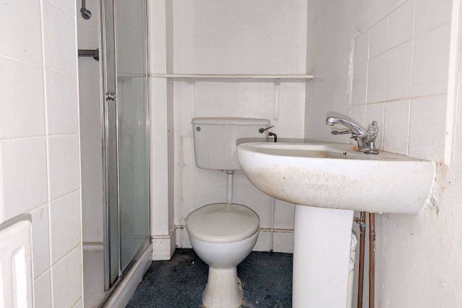 4A Swanage Road, Wandsworth, London SW18 2DY 5