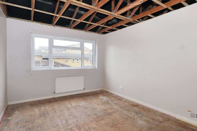 21 Bruges Court, Kemsley, Kent  ME10 2TH 2