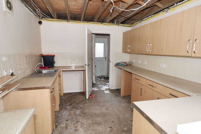 21 Bruges Court, Kemsley, Kent  ME10 2TH 2