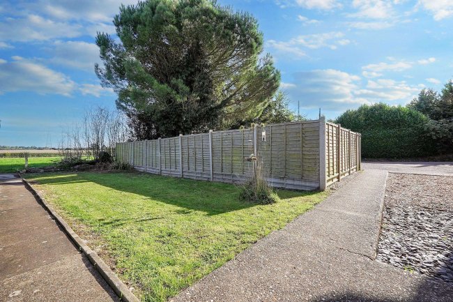 2 Park Terrace, Throwley, Kent  ME13 0PH 8