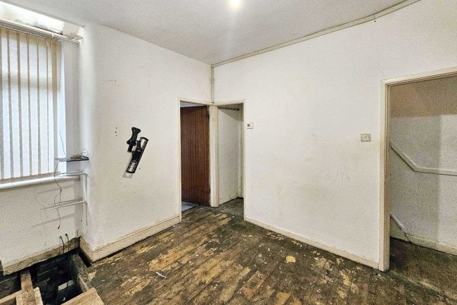 56 Greville Street, Manchester, M13 0YG 1