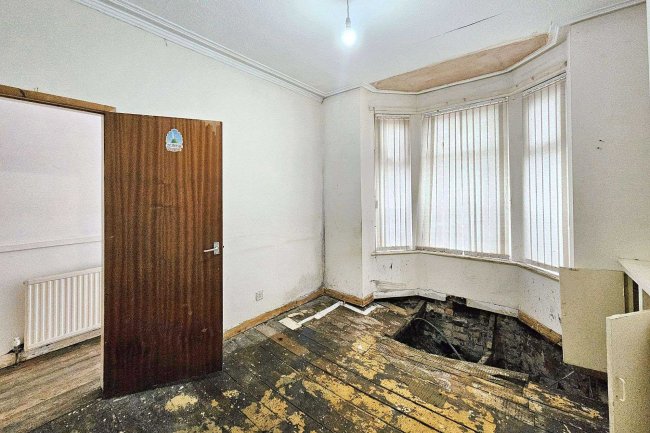 56 Greville Street, Manchester, M13 0YG 1