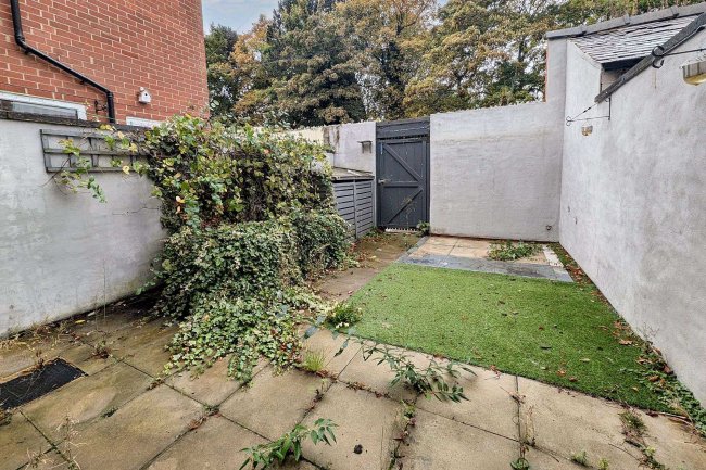 16 Major Street, Darlington DL3 6QG 1