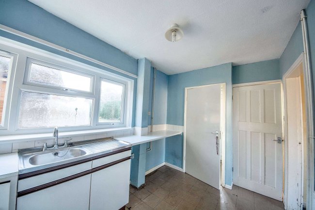 27 Jubilee Avenue, Warboys, Huntingdon, Cambridgeshire, PE28 2RT 6