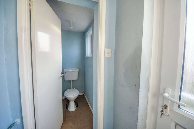 27 Jubilee Avenue, Warboys, Huntingdon, Cambridgeshire, PE28 2RT 6