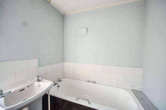 27 Jubilee Avenue, Warboys, Huntingdon, Cambridgeshire, PE28 2RT 6