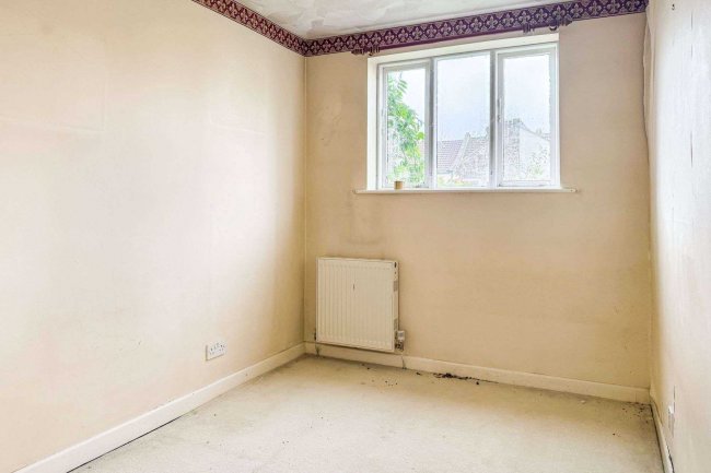 27 Baileys Road, Southsea, Hampshire, PO5 1EA 3