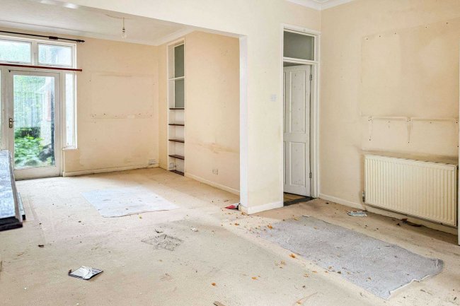 27 Baileys Road, Southsea, Hampshire, PO5 1EA 3