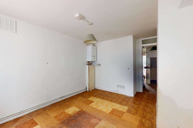 Flat A, 62 Crawthew Grove, East Dulwich, London SE22 9AB 8