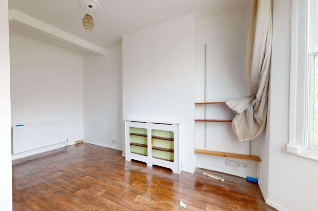 Flat A, 62 Crawthew Grove, East Dulwich, London SE22 9AB 8