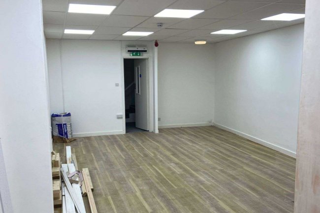 60 Middle Street, Yeovil, Somerset, BA20 1LX 7