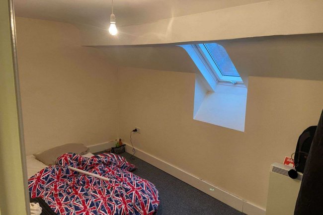 60 Middle Street, Yeovil, Somerset, BA20 1LX 7