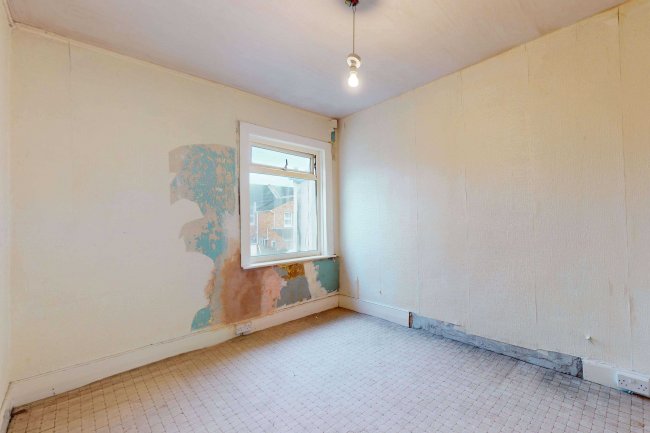 21 Bonsor Road, Folkestone, CT19 5ET 7