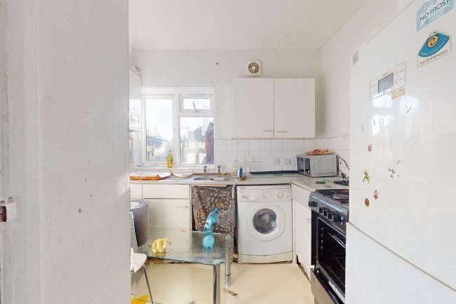 First Floor Flat, 78 New City Road, Plaistow, London, E13 9LL 1