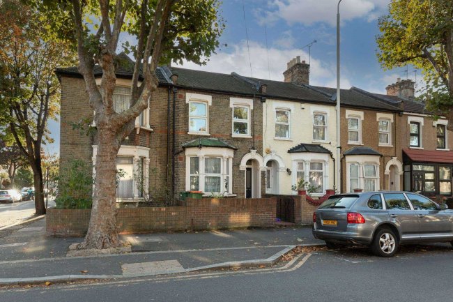 First Floor Flat, 78 New City Road, Plaistow, London, E13 9LL 1