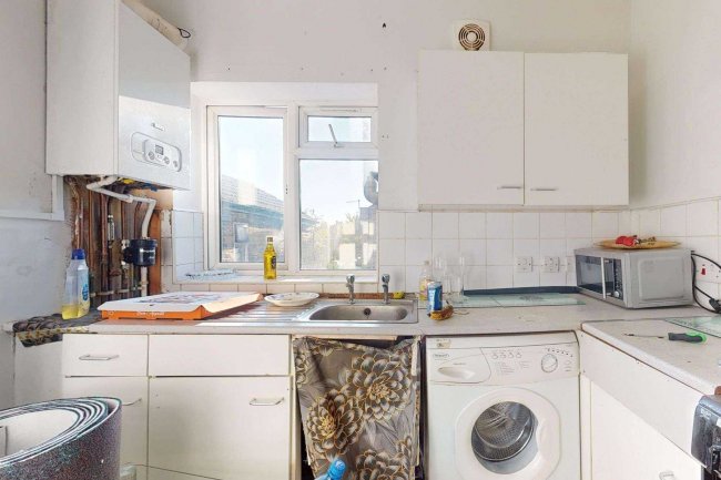 First Floor Flat, 78 New City Road, Plaistow, London, E13 9LL 1