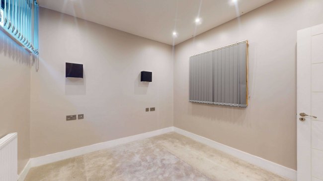 Express House, 100 Rolt Street, London SE8 5NN 1