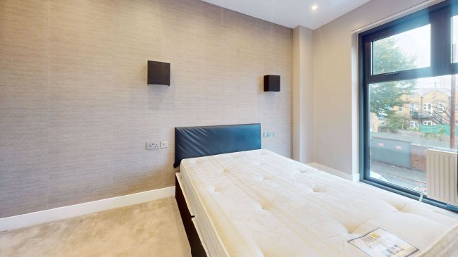 Express House, 100 Rolt Street, London SE8 5NN 1