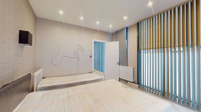 Express House, 100 Rolt Street, London SE8 5NN 1