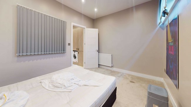 Express House, 100 Rolt Street, London SE8 5NN 1