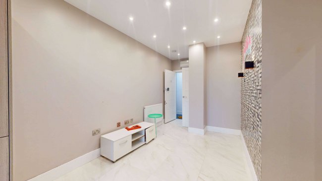 Express House, 100 Rolt Street, London SE8 5NN 1