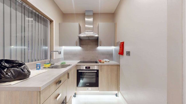 Express House, 100 Rolt Street, London SE8 5NN 1